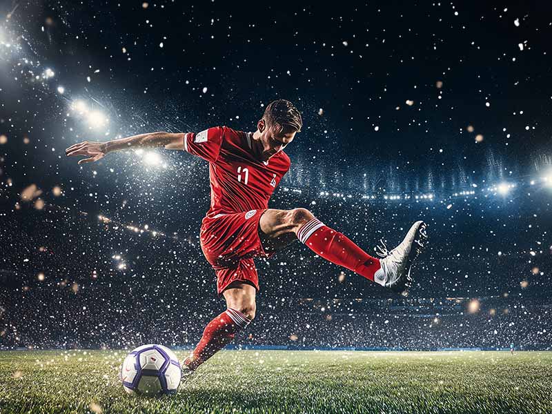 梅洛：火烧种族歧视者！没准那人的老婆还跟黑人搞过呢